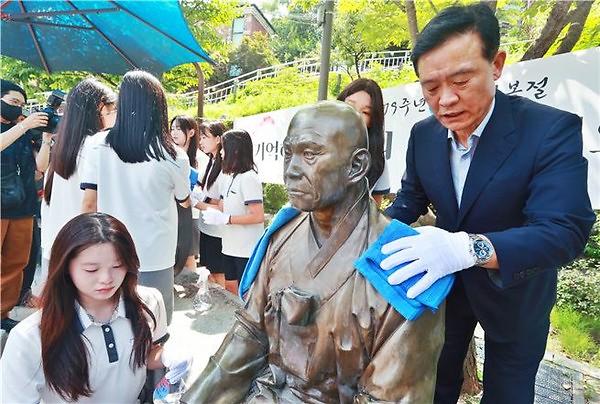 3165912_523118_1218.jpg 이미지