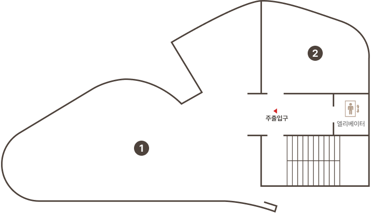 가운데 주출입구로 왼쪽부터 시계방향으로 1번, 1번 계단으로 이루어져 있습니다.